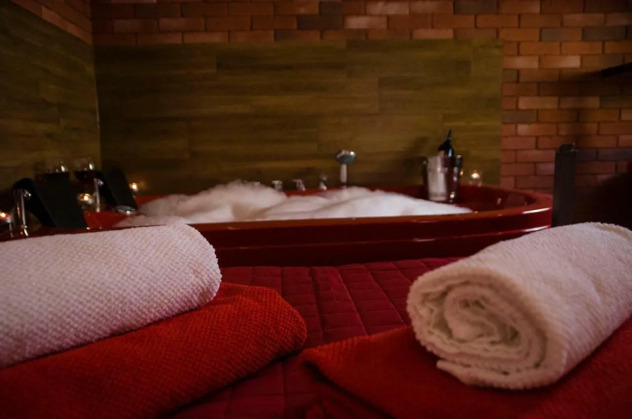 Jacuzzi Apartment Red Kraków 0*,  Polska