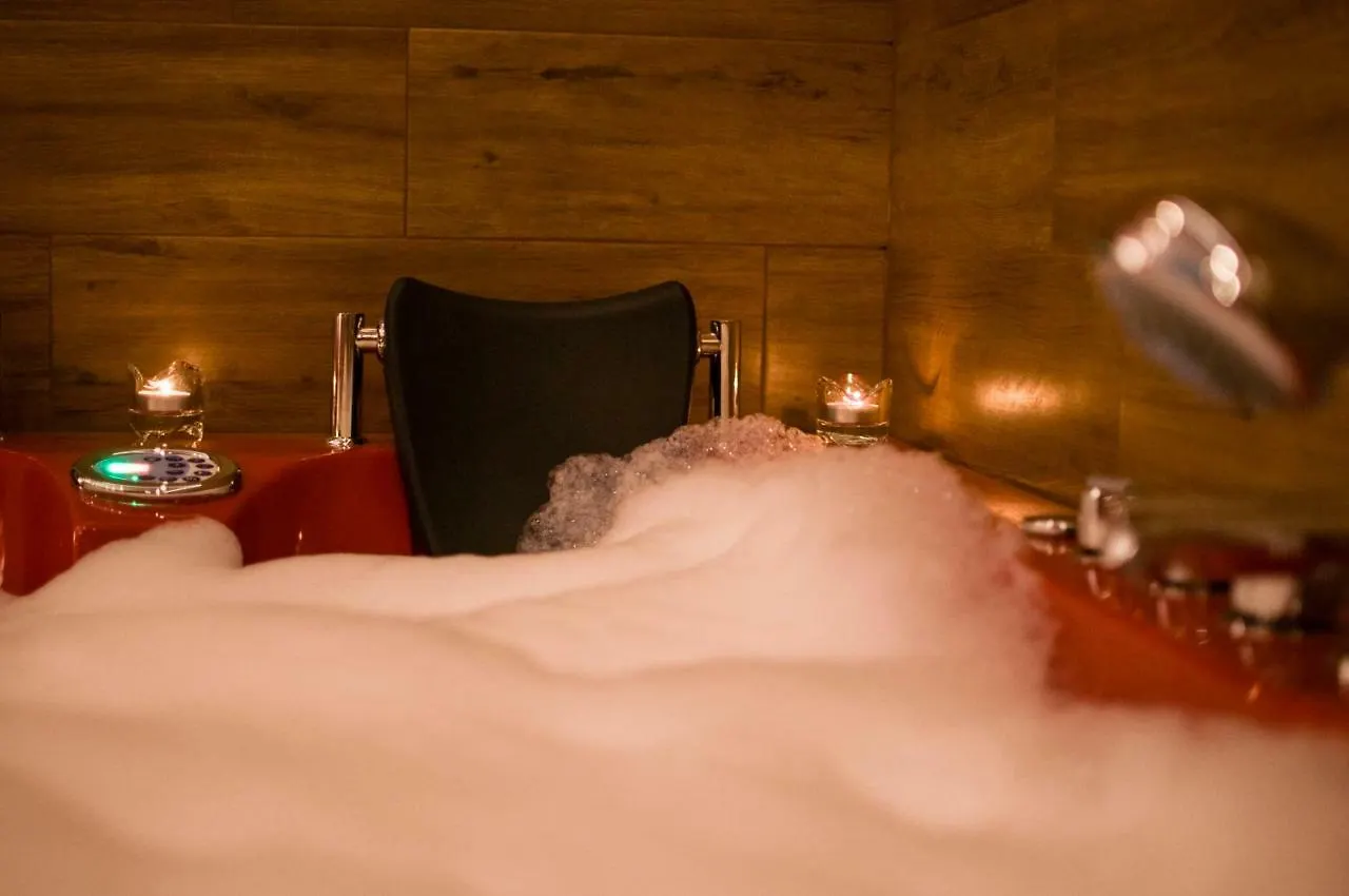 Jacuzzi Apartment Red Kraków Polska